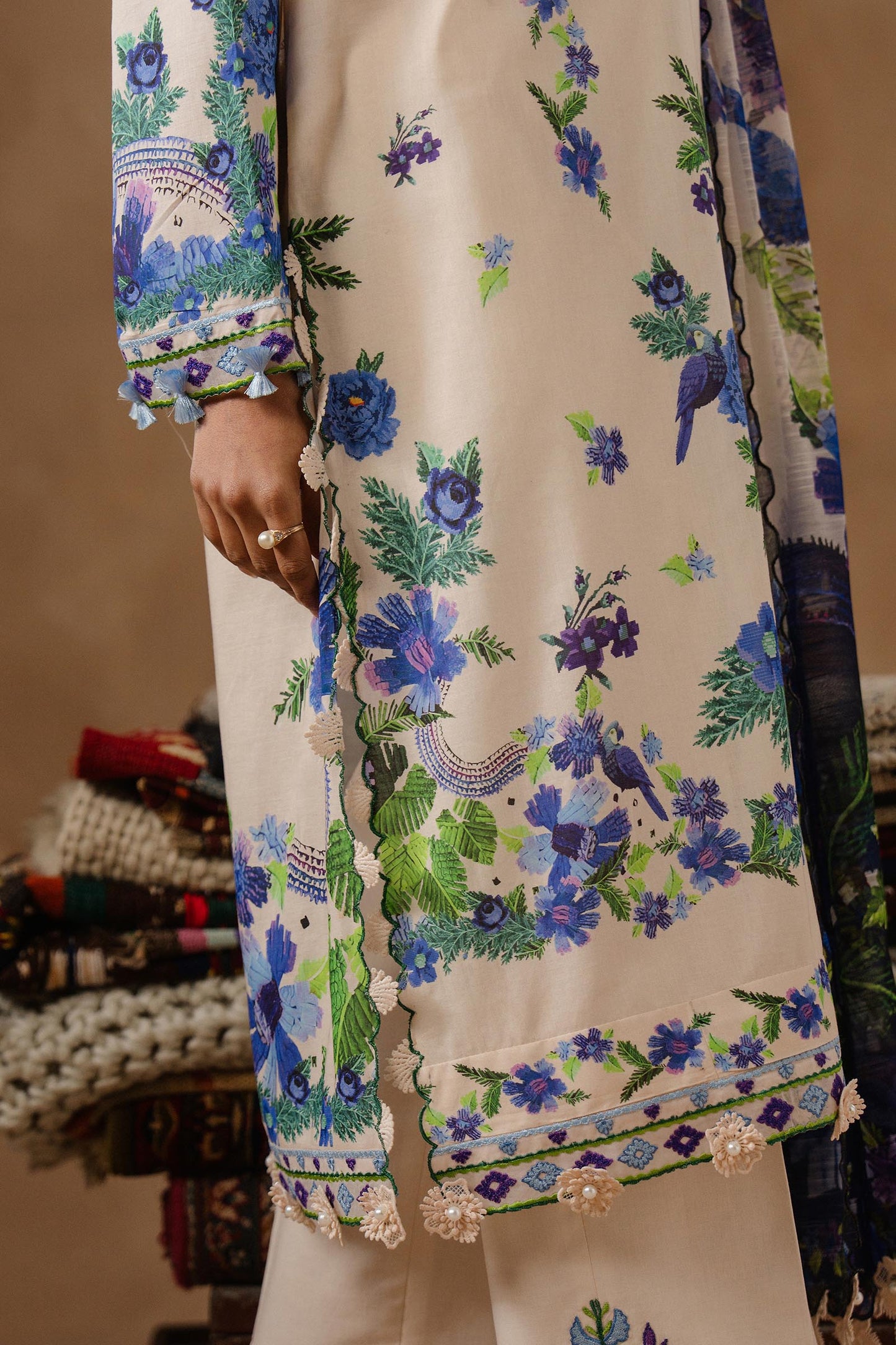 Muzlin Lawn 3 Piece Suit