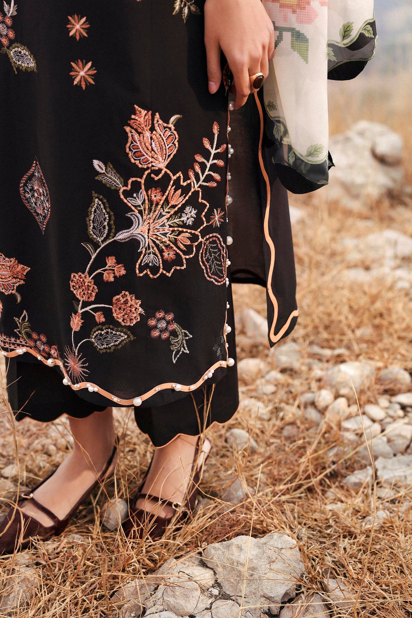 Muzlin Lawn 3 Piece Suit