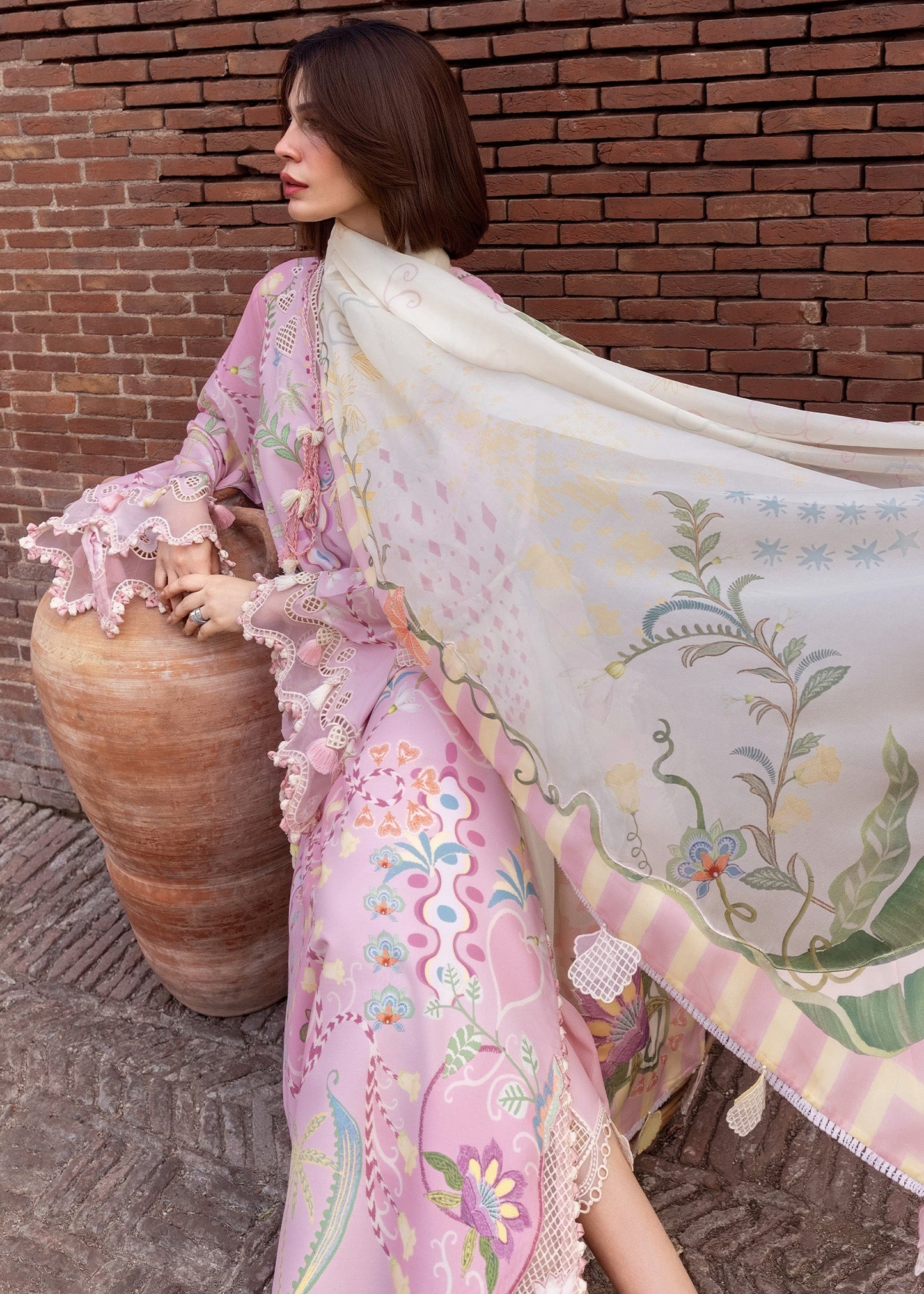 OUT OF MANY HEARTS - D6A