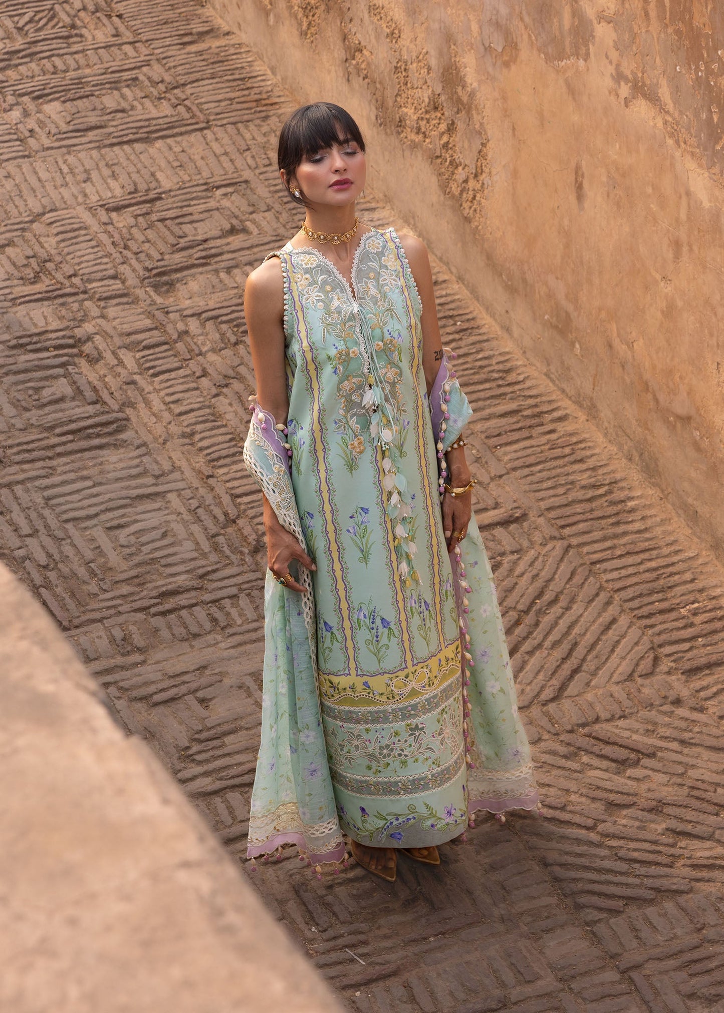 SUN-KISSED LETTER-D9B