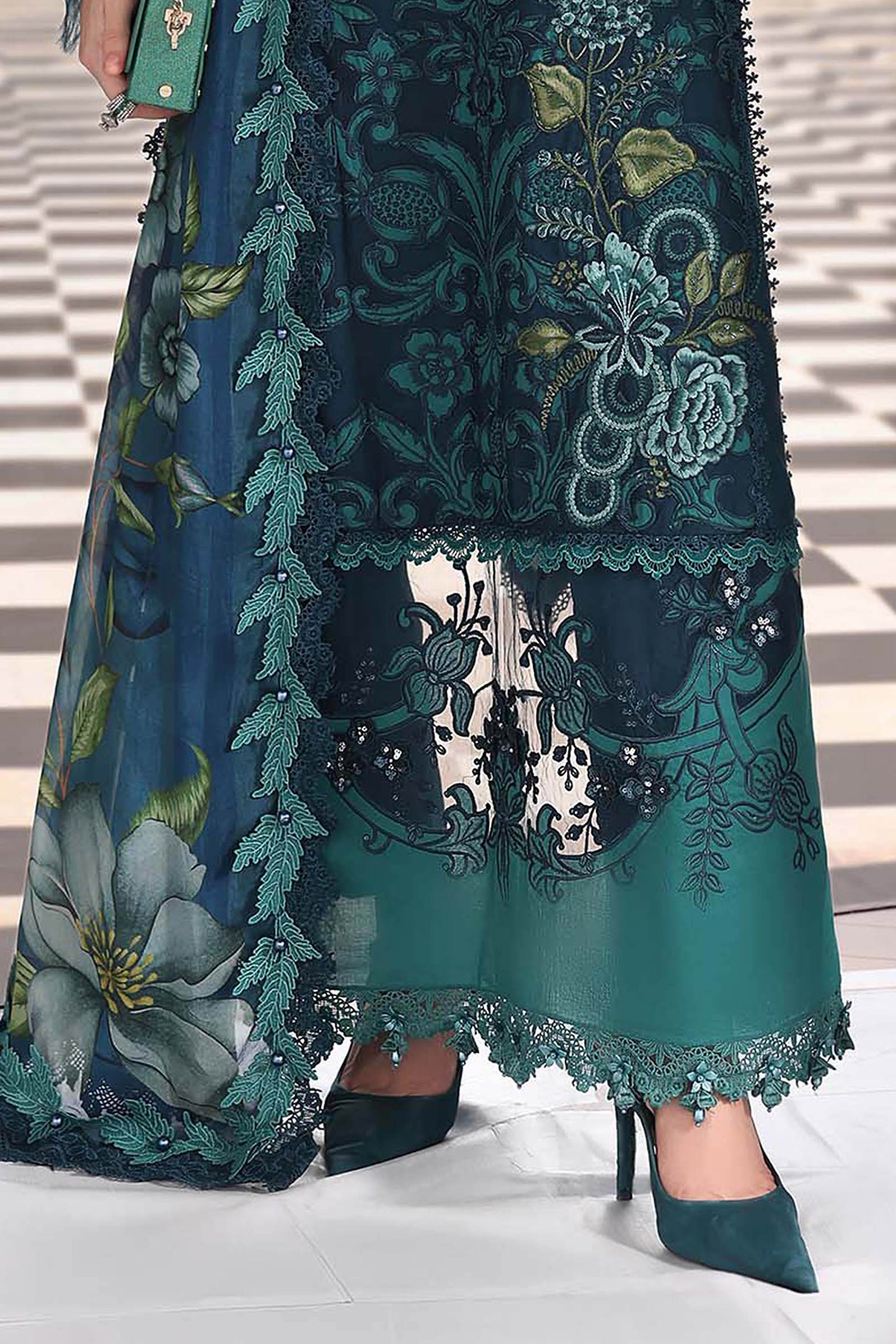 3 Piece Embroidered Lawn Suit