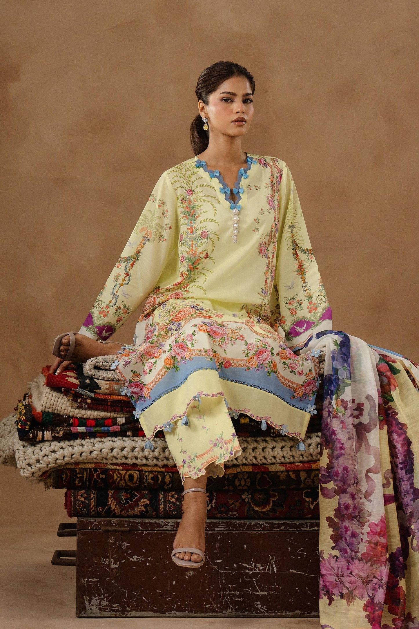 Muzlin Lawn 3 Piece Suit