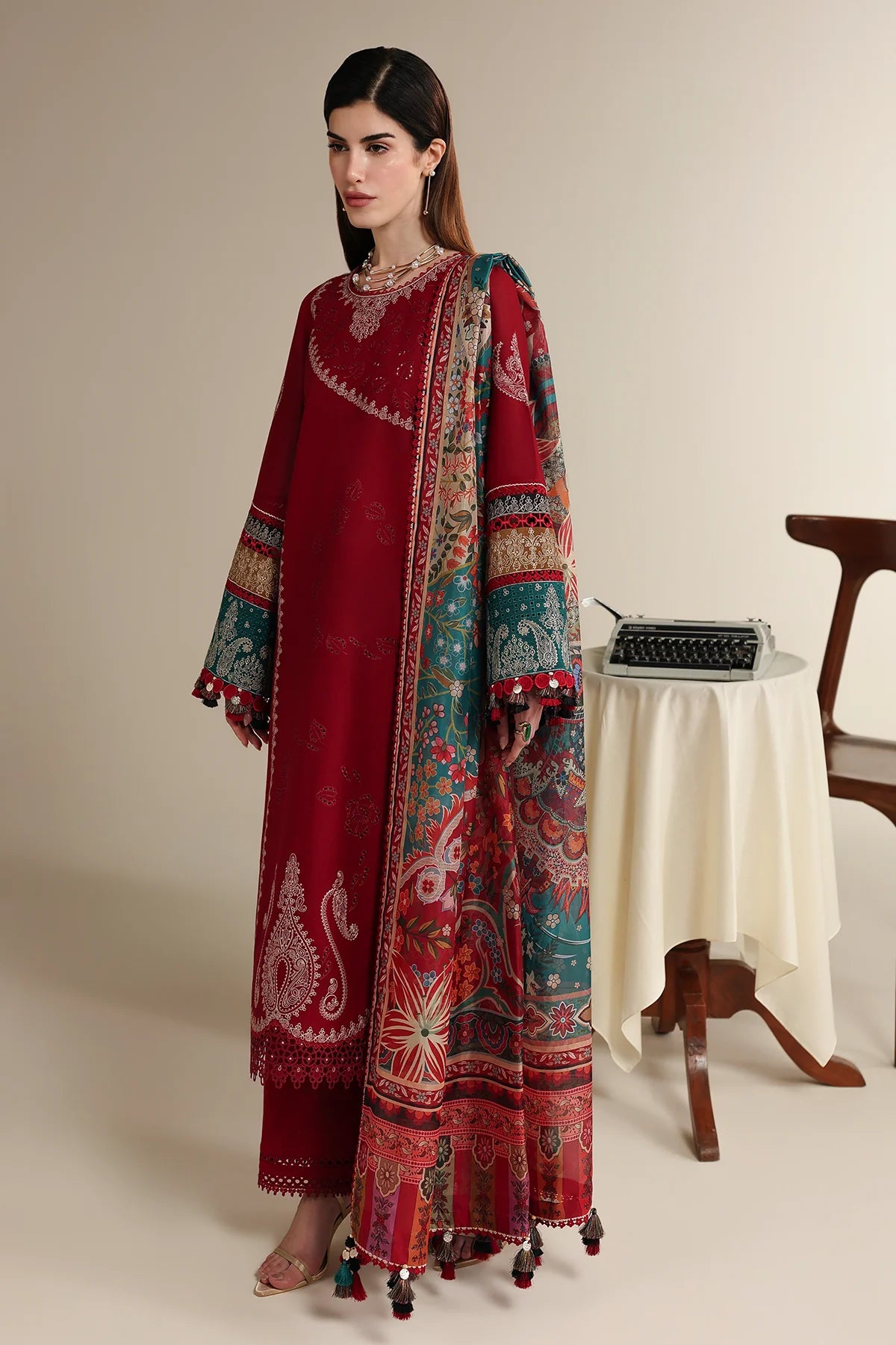 EMBROIDERED LAWN IL26-D08