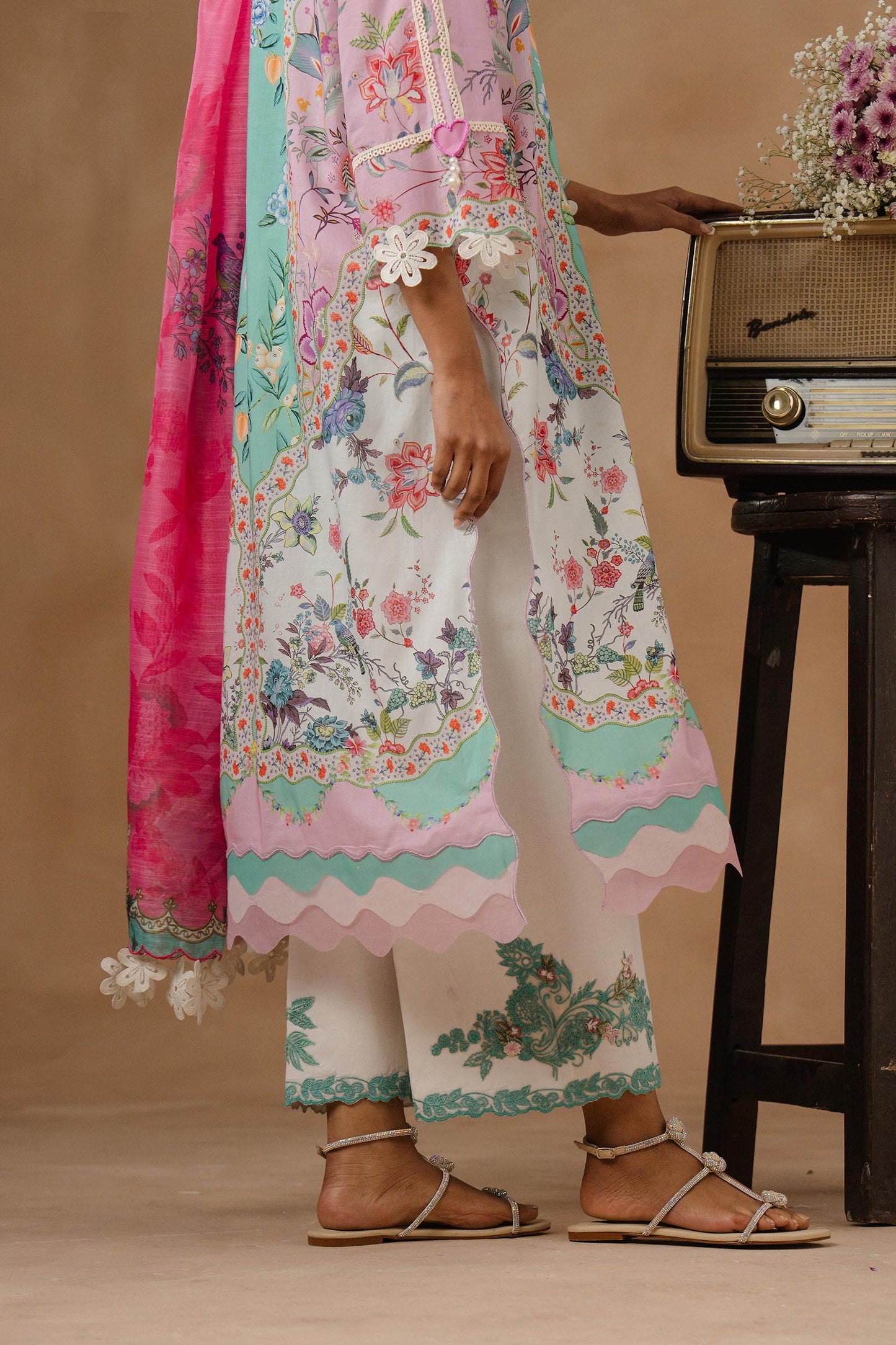 Muzlin Lawn 3 Piece Suit