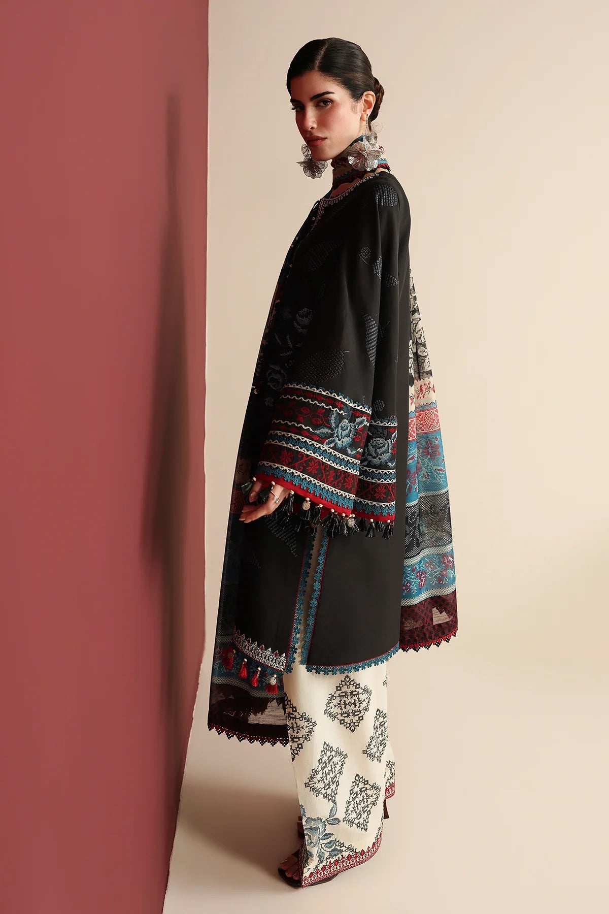 EMBROIDERED LAWN IL26-D05