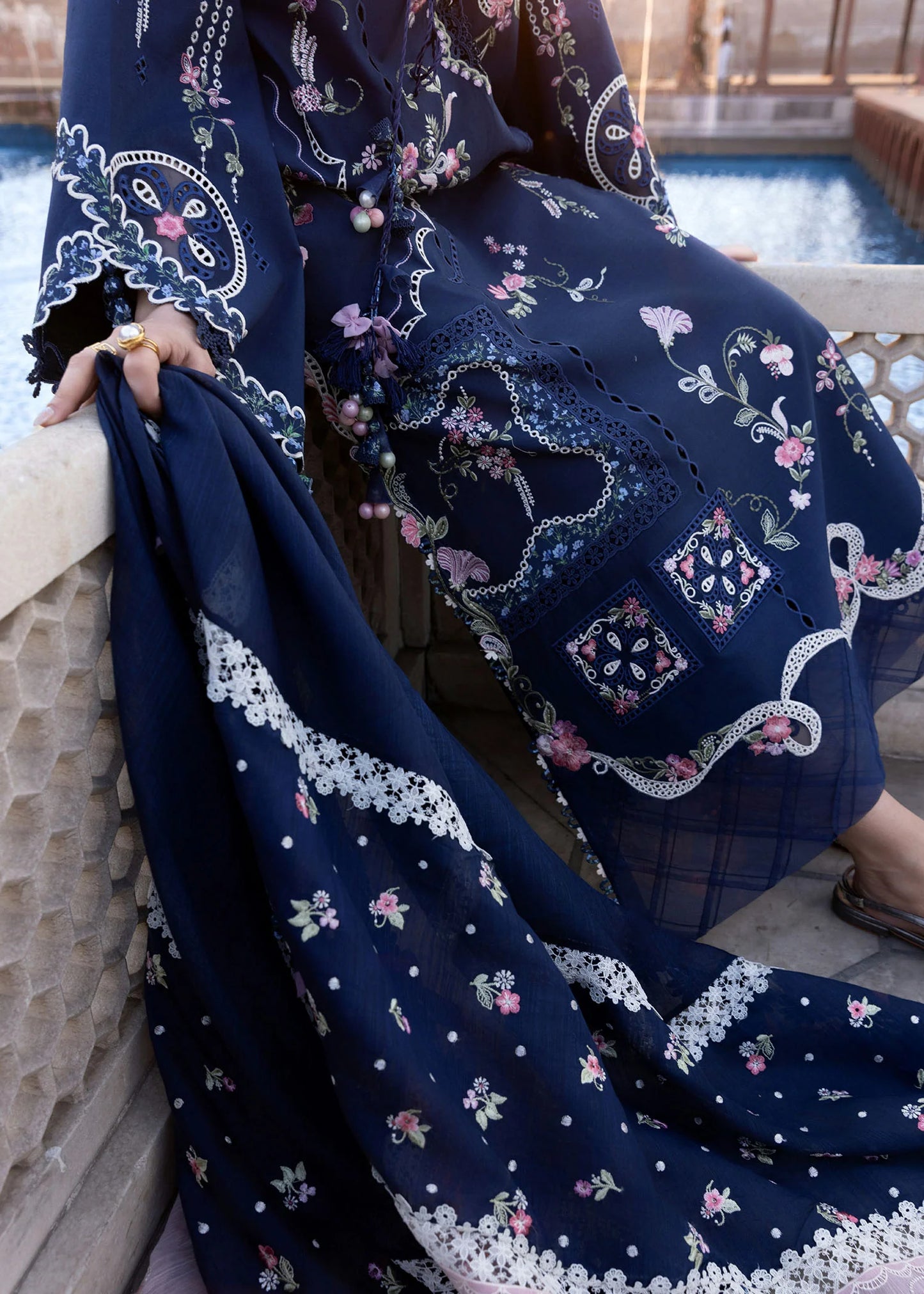 MANIFESTED MEADOWS - D7B