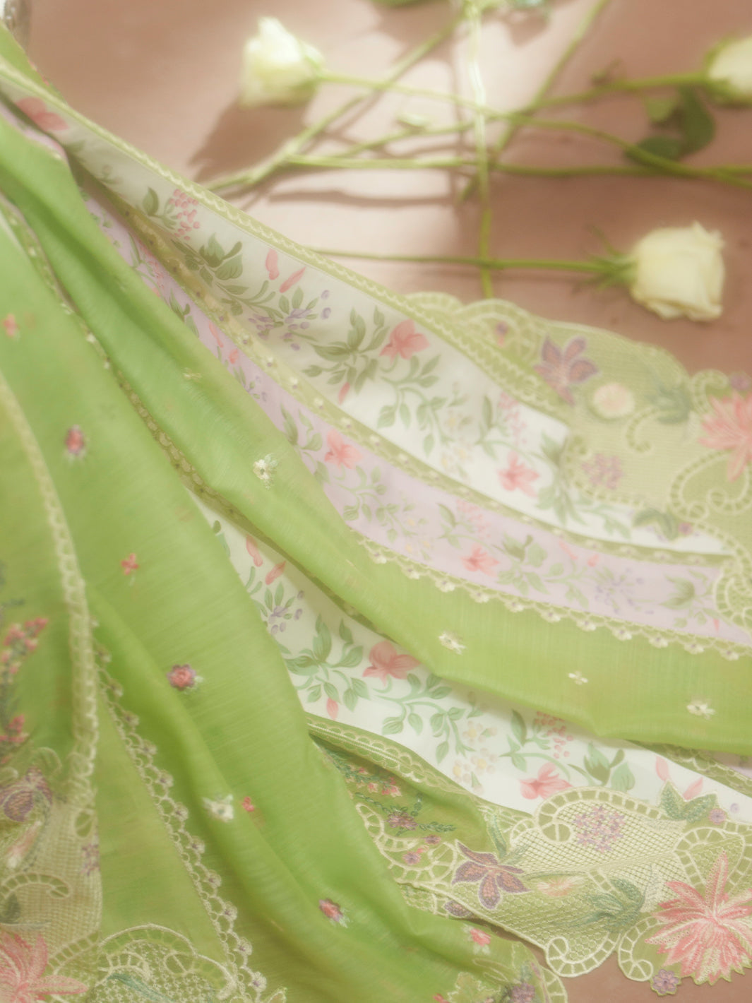 D-112-A | 3 PC LUXURY LAWN