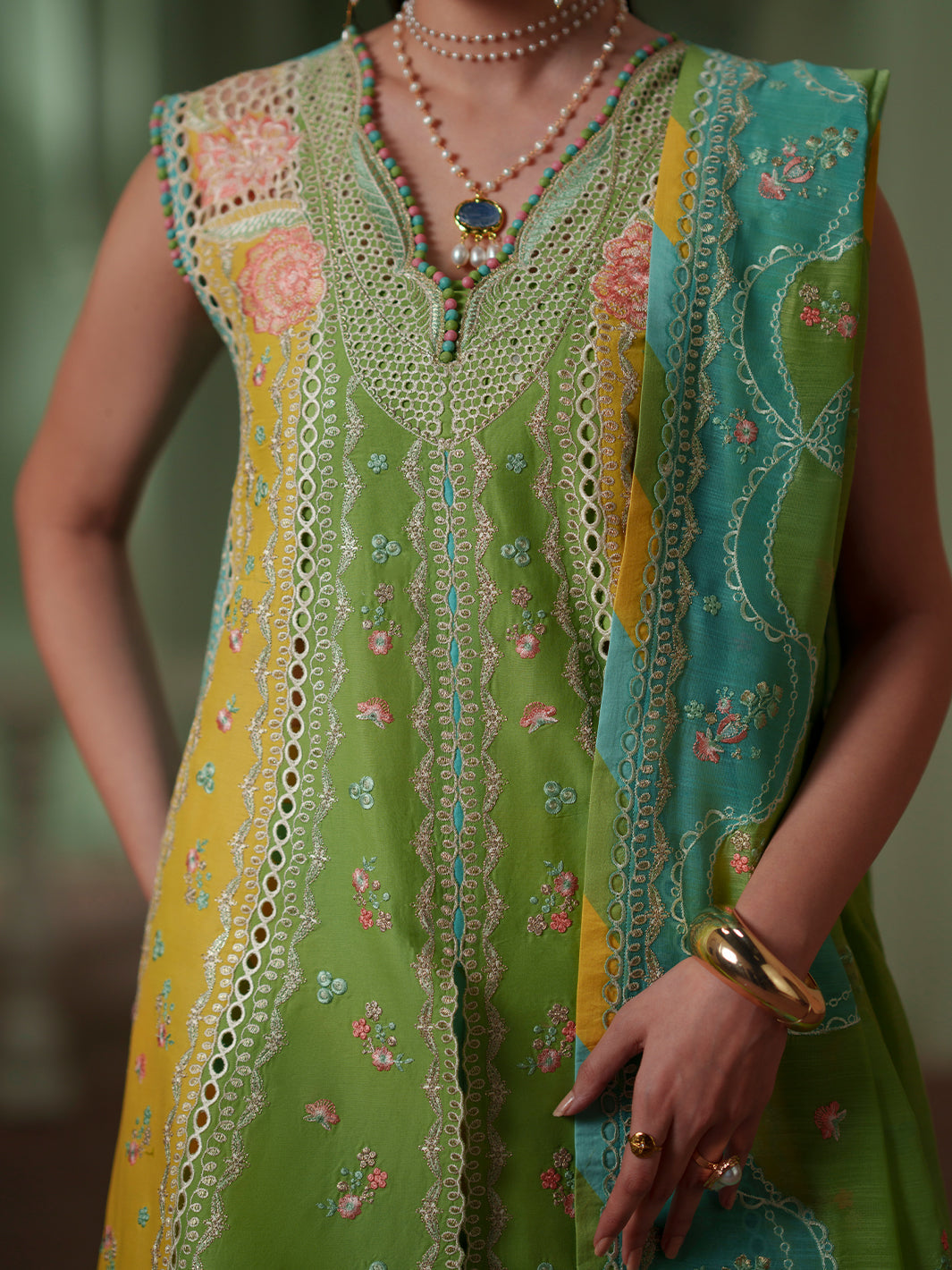 D-114- A | 3 PC LUXURY LAWN