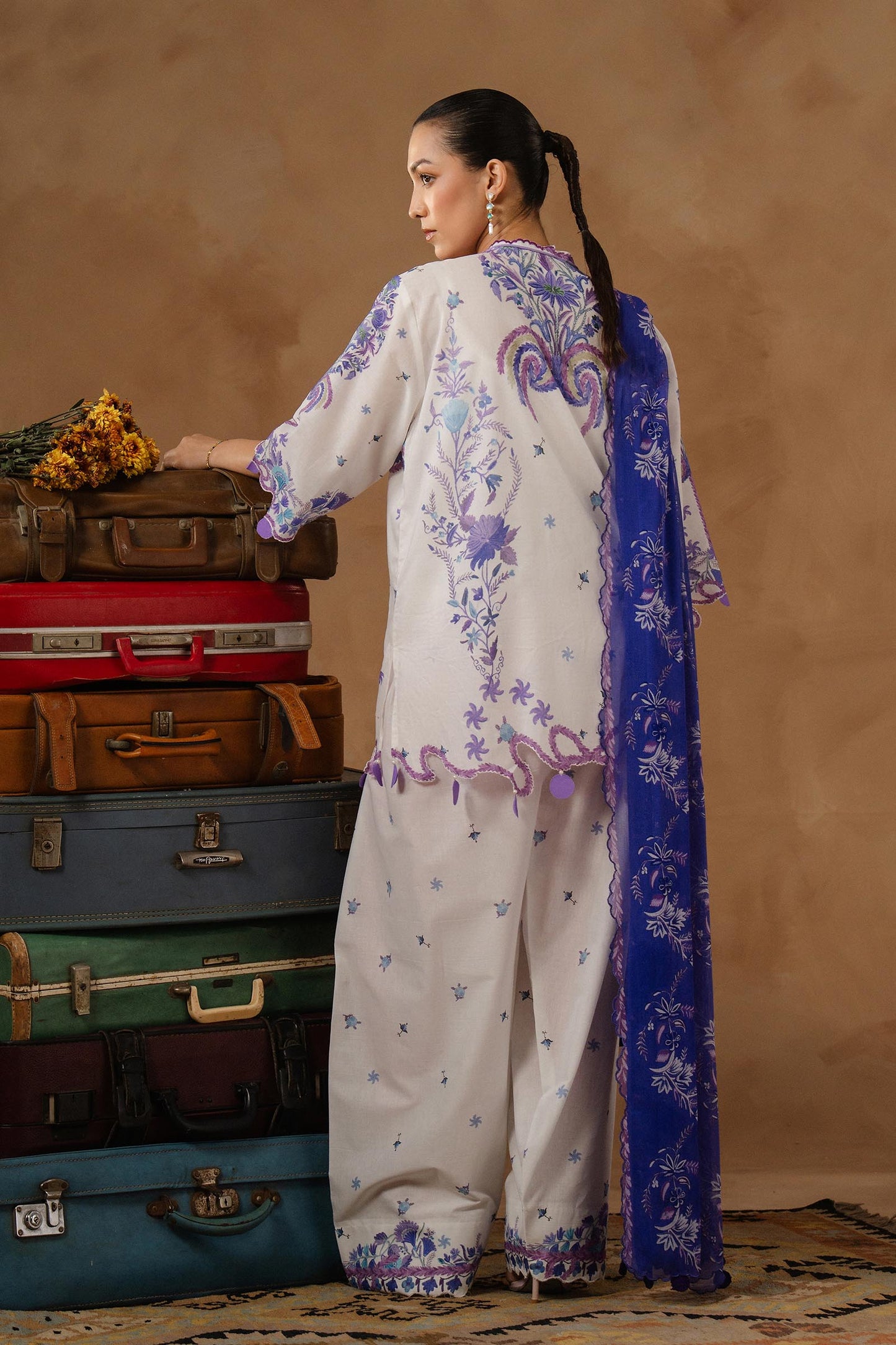 Muzlin Lawn 3 Piece Suit