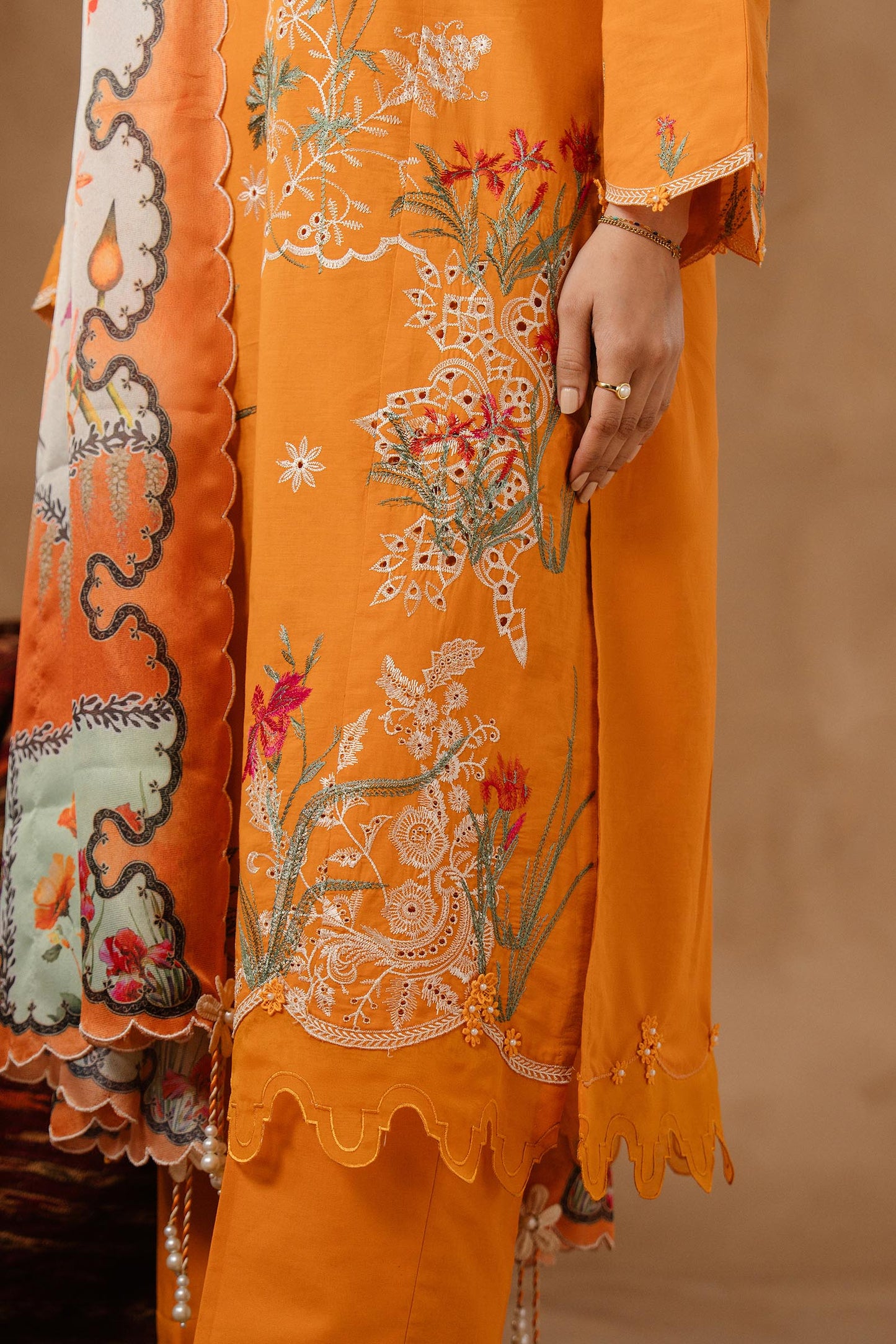 Muzlin Lawn 3 Piece Suit