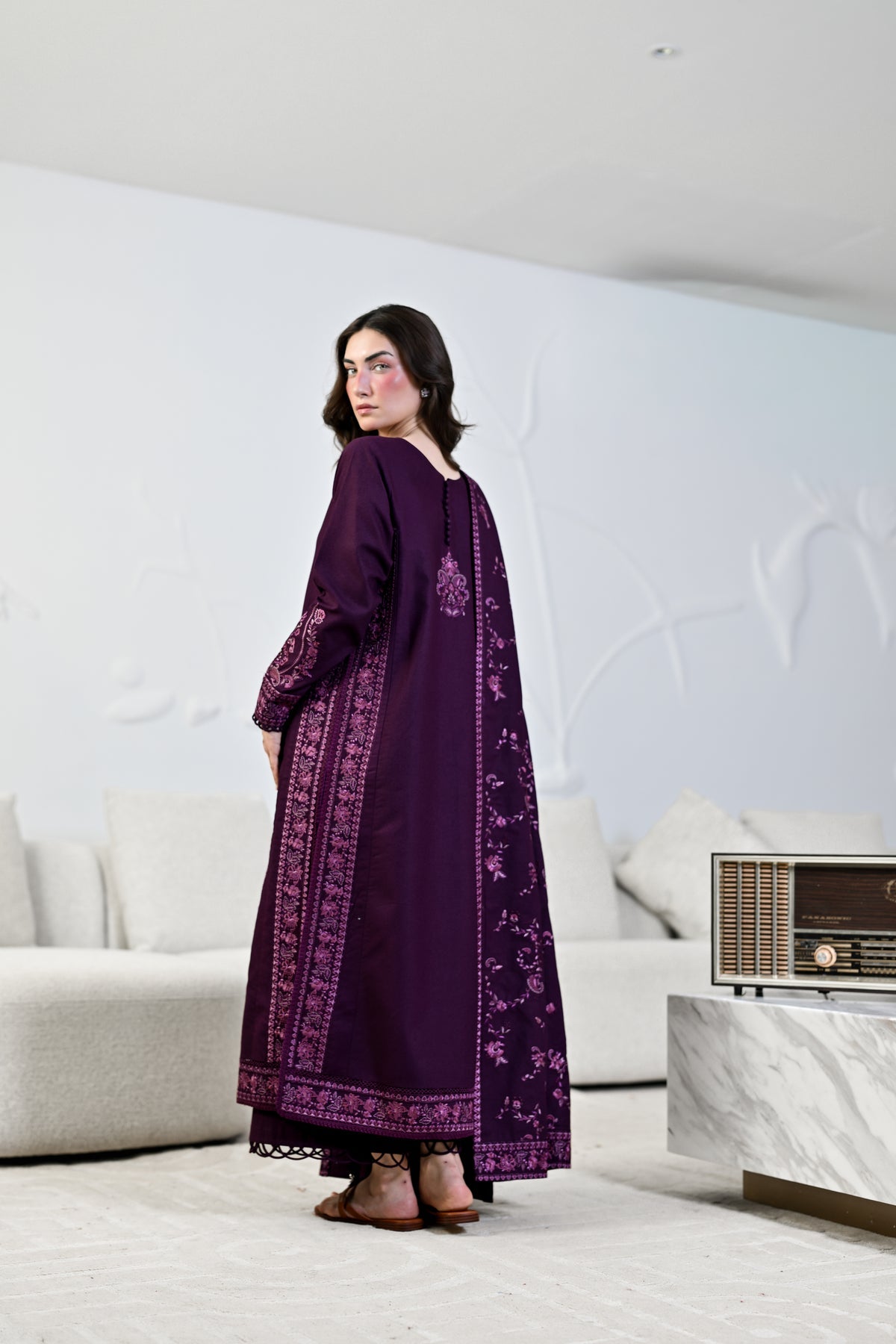 DALIA - DEEP PLUM LUXURY EMBROIDERED KARANDI 3PCS SET (NEL-26635)