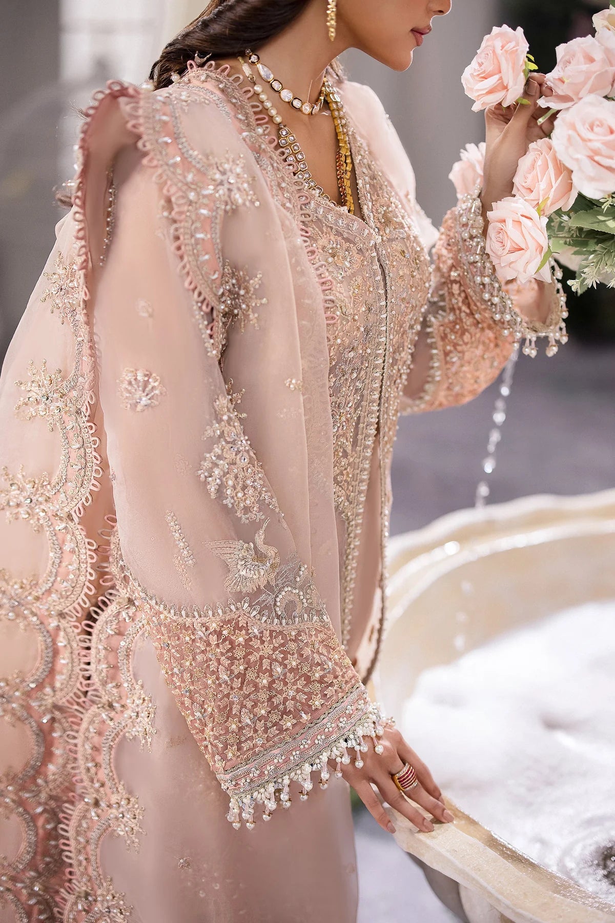 ZAHA GOSSAMER '24 - 05