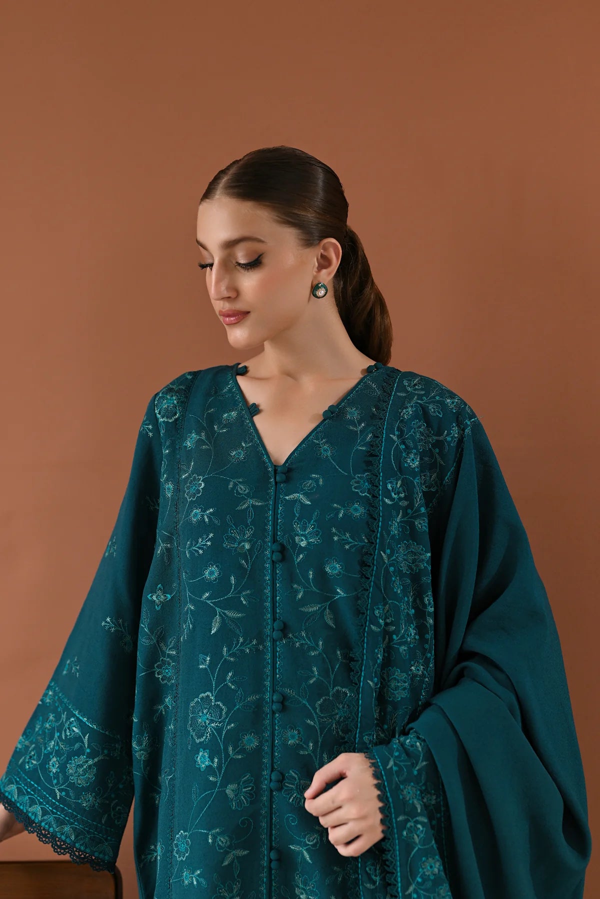 TEAL LUXURY EMBROIDERED KARANDI SET (NEL-24625)