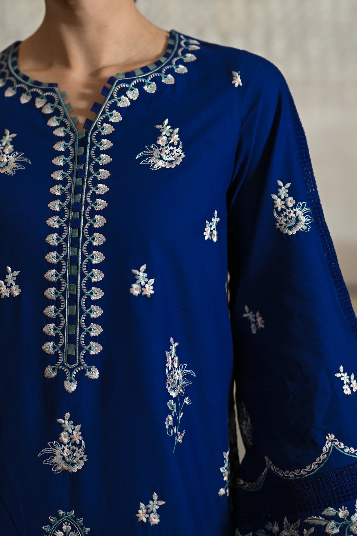 ZAHRA 2: FRESH SAPPHIRE LUXURY LAWN EMBROIDERED SET (NEL-25605)