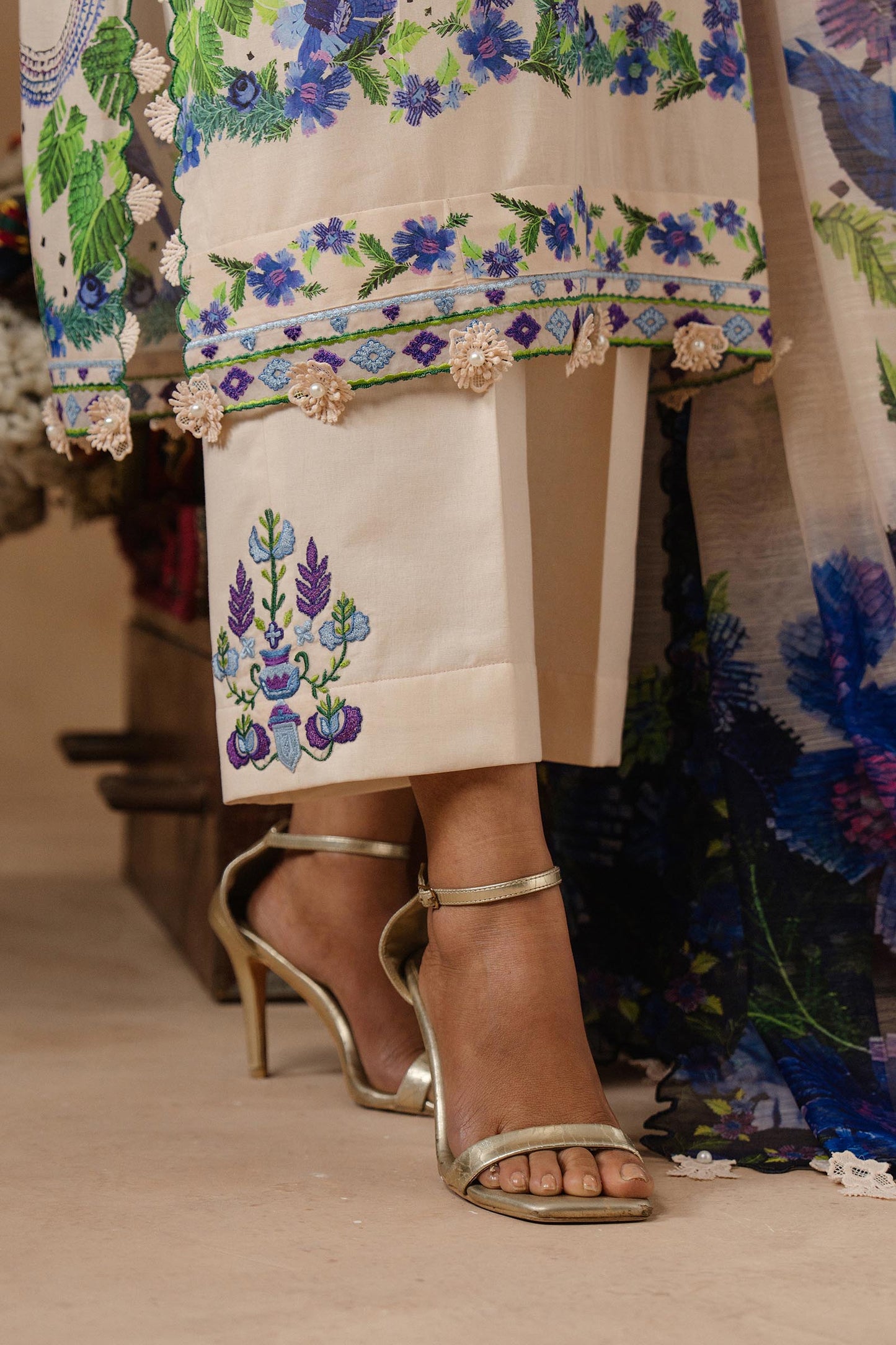 Muzlin Lawn 3 Piece Suit