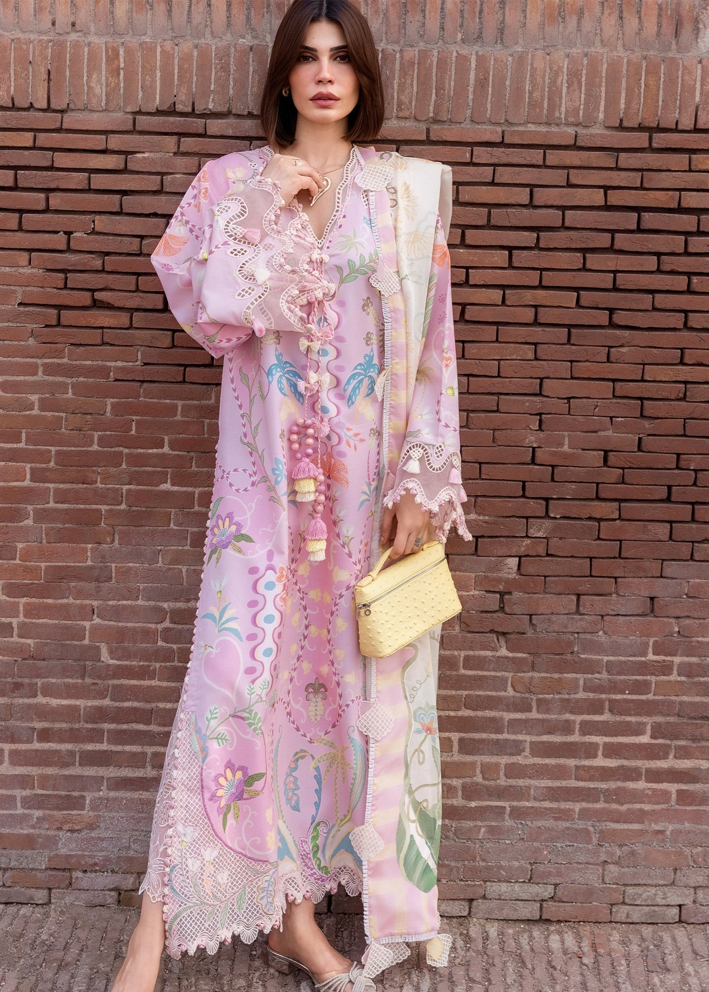 OUT OF MANY HEARTS - D6A