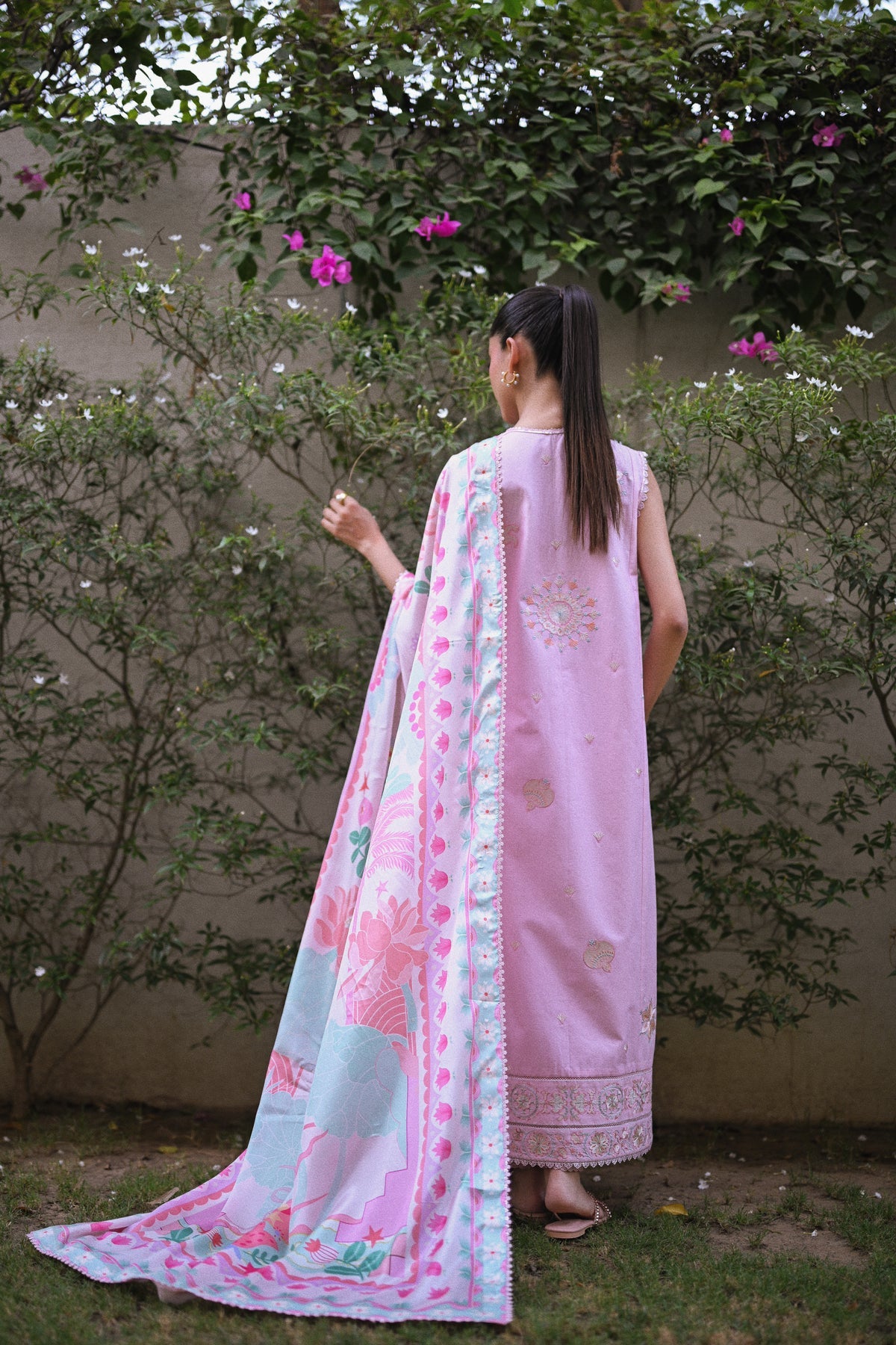 PASTEL CLOUD LUXURY PRINTED EMBROIDERED LAWN SET (NEL-25613)