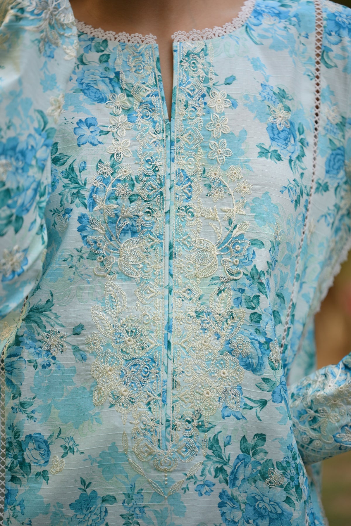 MINT SORBET LUXURY PRINTED EMBROIDERED LAWN SET (NEL-25618)