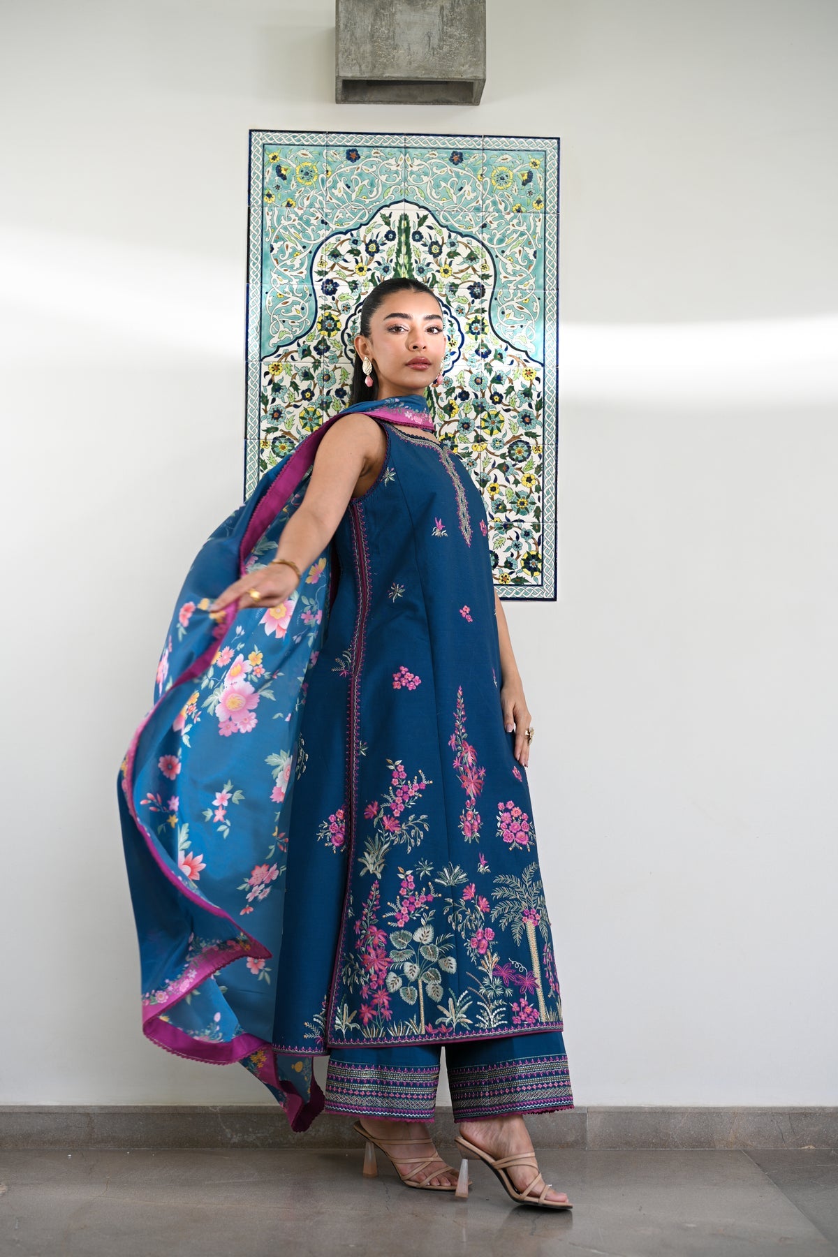 TEAL GARDEN LUXURY PRINTED EMBROIDERED LAWN SET (NEL-25610)