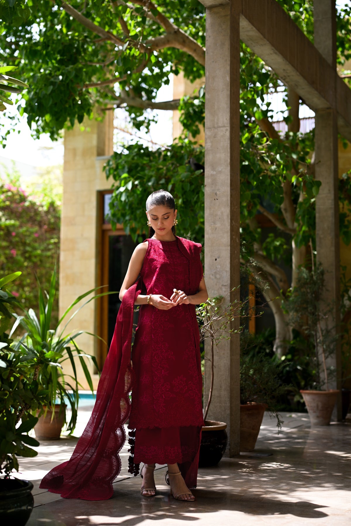 CRIMSON LUXURY PRINTED EMBROIDERED LAWN SET (NEL-25612)